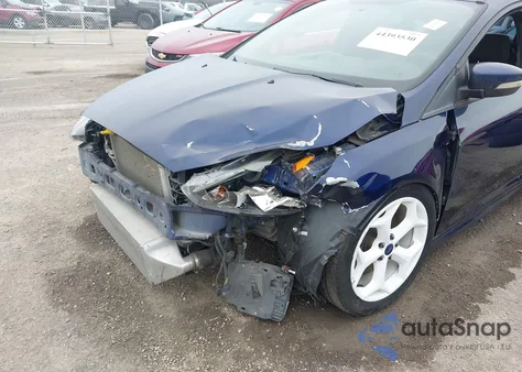 2017 Ford Focus St z USA, uszkodzony, nr VIN 1FADP3L96HL339452